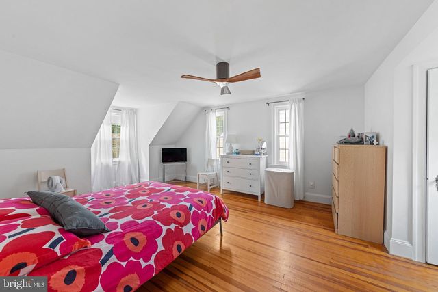 18 MANNING LN, Lawrence, NJ 08648