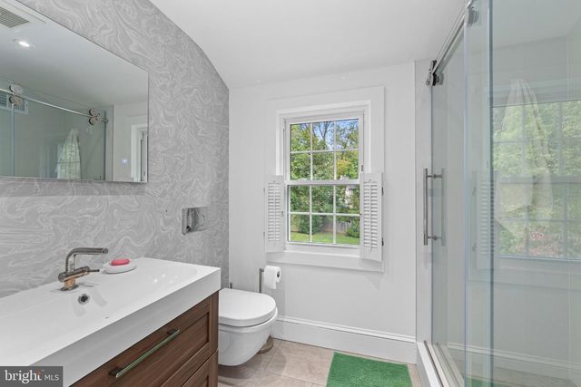 18 MANNING LN, Lawrence, NJ 08648