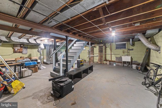18 MANNING LN, Lawrence, NJ 08648