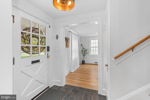 18 MANNING LN, Lawrence, NJ 08648