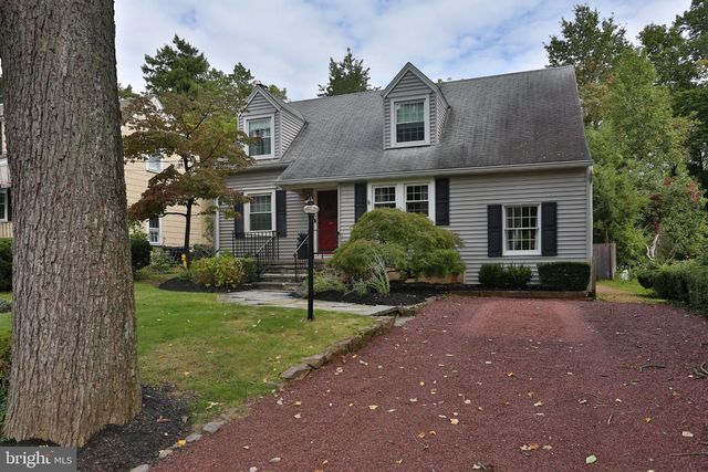 18 MANNING LN, Lawrence, NJ 08648