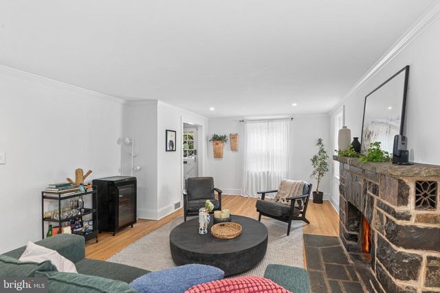 18 MANNING LN, Lawrence, NJ 08648