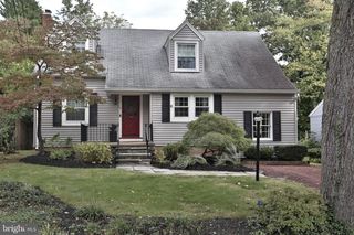 18 MANNING LN, Lawrence, NJ 08648