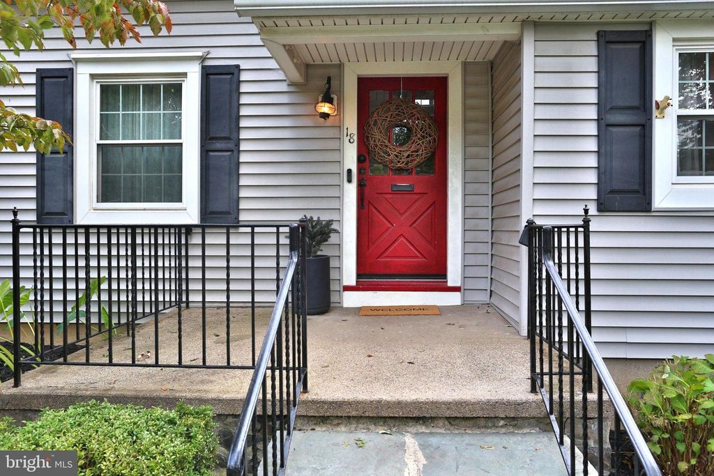 18 MANNING LN, LAWRENCE, NJ 08648 — photo 3