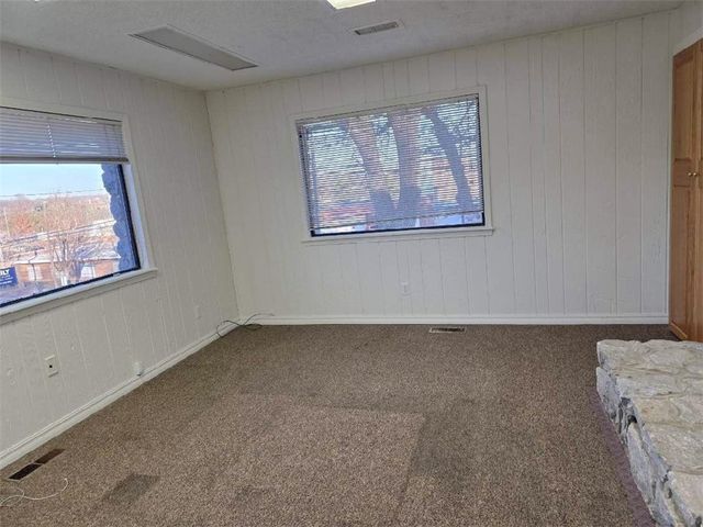 702 N Spring Street, Harrison, AR 72601