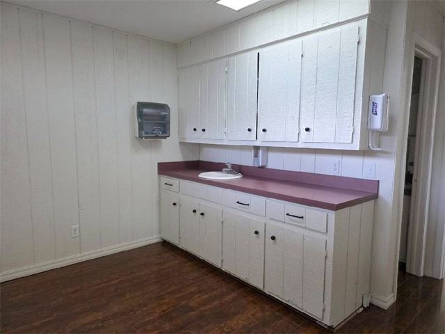 702 N Spring Street, Harrison, AR 72601