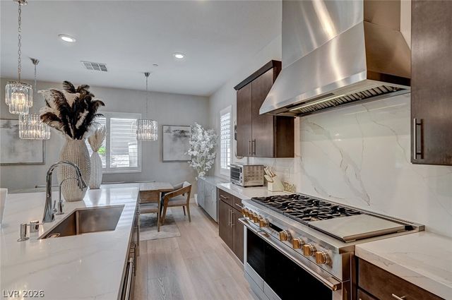 2689 Pioneer Estates Court, Las Vegas, NV 89117
