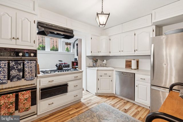 1206 WAVERLY WALK, Philadelphia, PA 19147