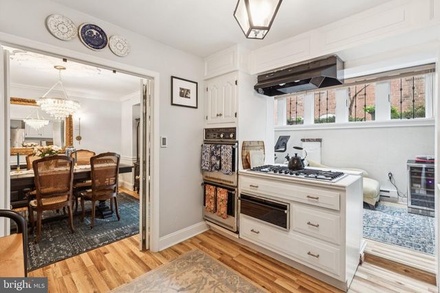 1206 WAVERLY WALK, Philadelphia, PA 19147