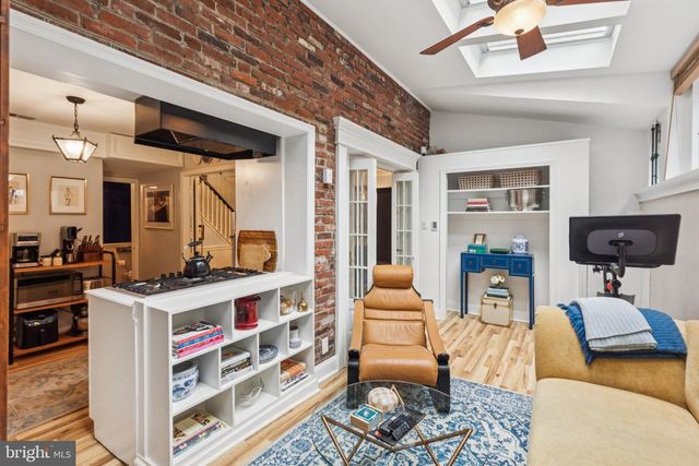 1206 WAVERLY WALK, Philadelphia, PA 19147