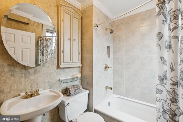 1206 WAVERLY WALK, Philadelphia, PA 19147