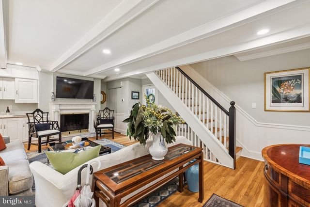 1206 WAVERLY WALK, Philadelphia, PA 19147