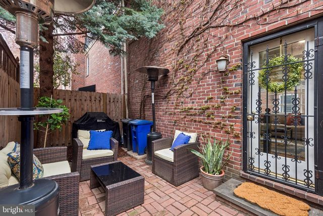 1206 WAVERLY WALK, Philadelphia, PA 19147