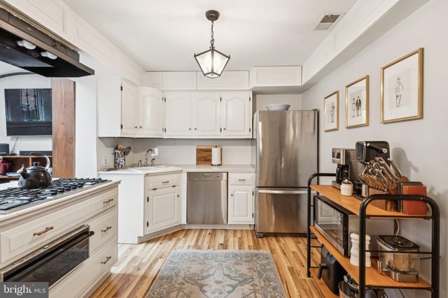 1206 WAVERLY WALK, Philadelphia, PA 19147