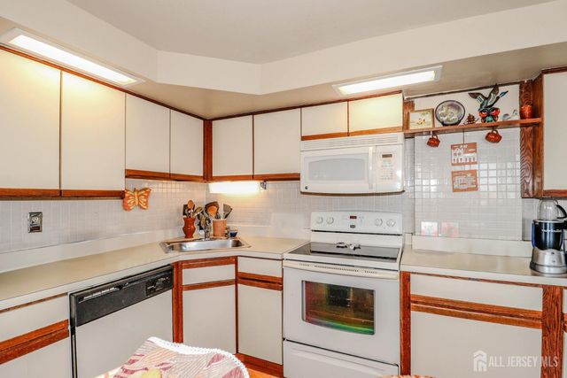 40 Fayette Street 57, Perth Amboy, NJ 08861