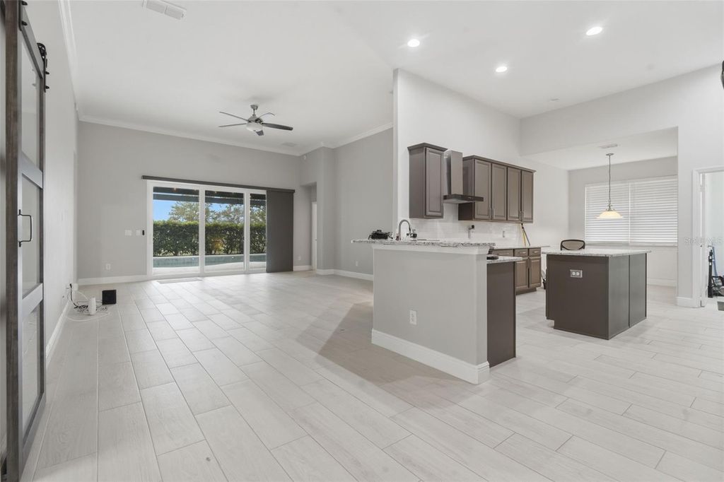 Image 6 of property listing at 2446 STRANDHILL STREET, Orlando, FL 32824