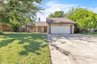 736 Mabel C Fry Boulevard, Yukon, OK 73099