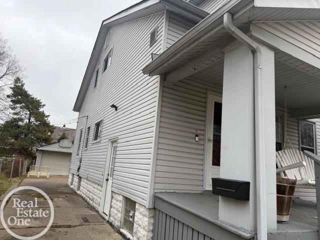 22138 Brittany Avenue, Eastpointe, MI 48021