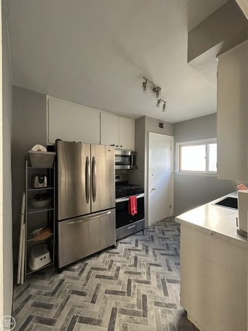 22138 Brittany Avenue, Eastpointe, MI 48021