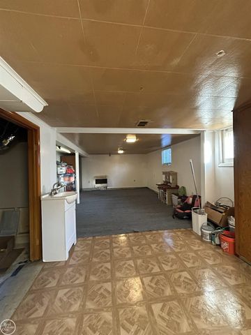 22138 Brittany Avenue, Eastpointe, MI 48021