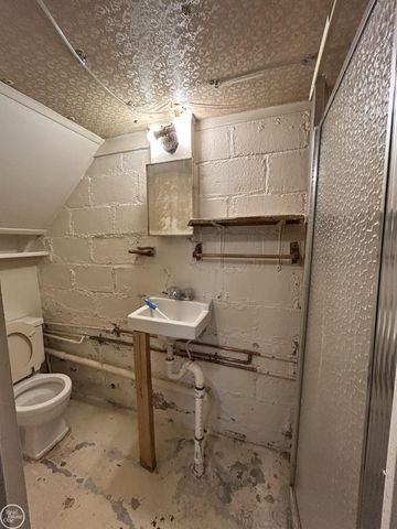 22138 Brittany Avenue, Eastpointe, MI 48021