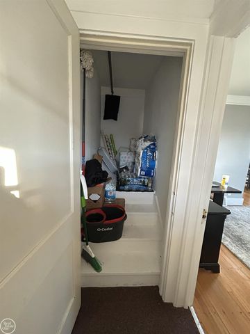 22138 Brittany Avenue, Eastpointe, MI 48021