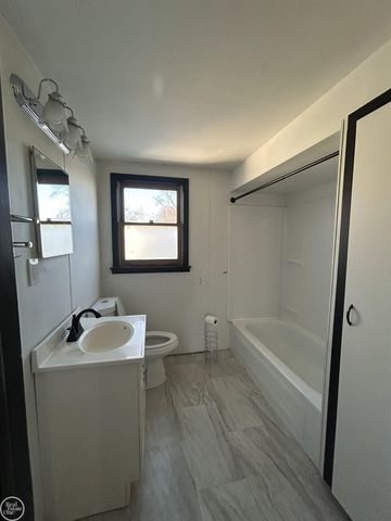 22138 Brittany Avenue, Eastpointe, MI 48021