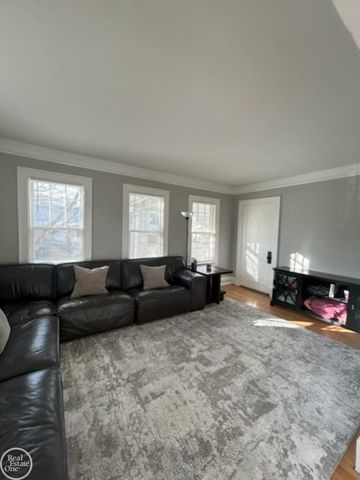 22138 Brittany Avenue, Eastpointe, MI 48021