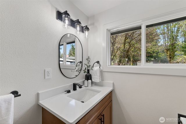 3002 Lakeway Drive, Bellingham, WA 98229