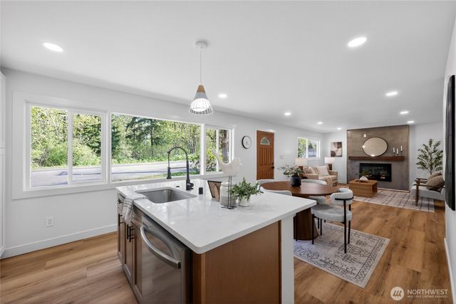 3002 Lakeway Drive, Bellingham, WA 98229