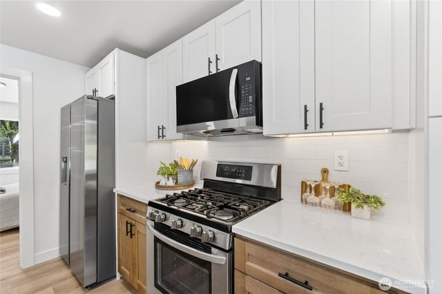 3002 Lakeway Drive, Bellingham, WA 98229