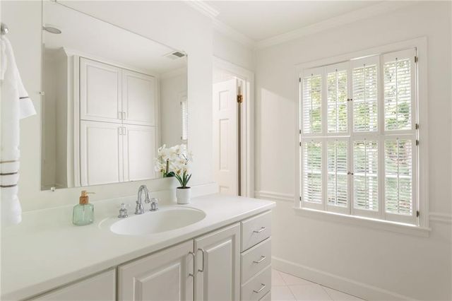 855 Old Creek Trail, Atlanta, GA 30328