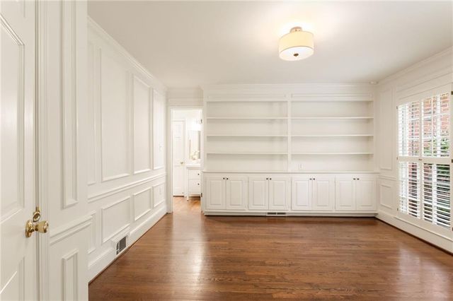 855 Old Creek Trail, Atlanta, GA 30328