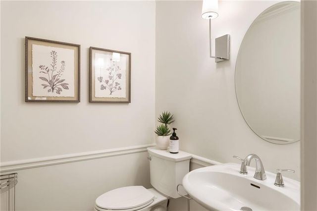 855 Old Creek Trail, Atlanta, GA 30328