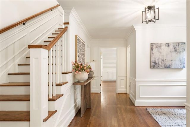 855 Old Creek Trail, Atlanta, GA 30328
