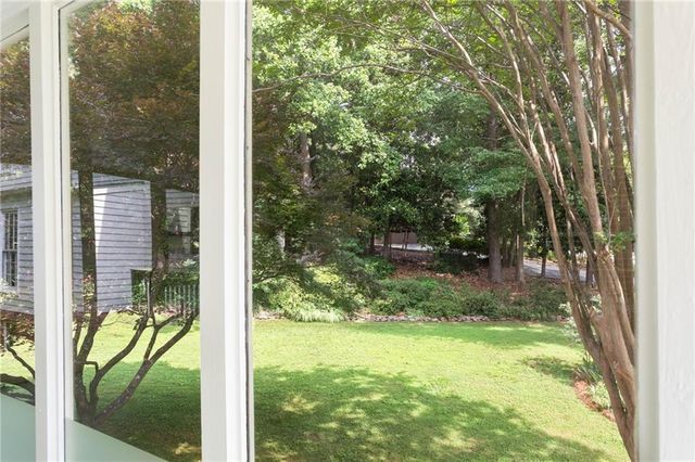 855 Old Creek Trail, Atlanta, GA 30328
