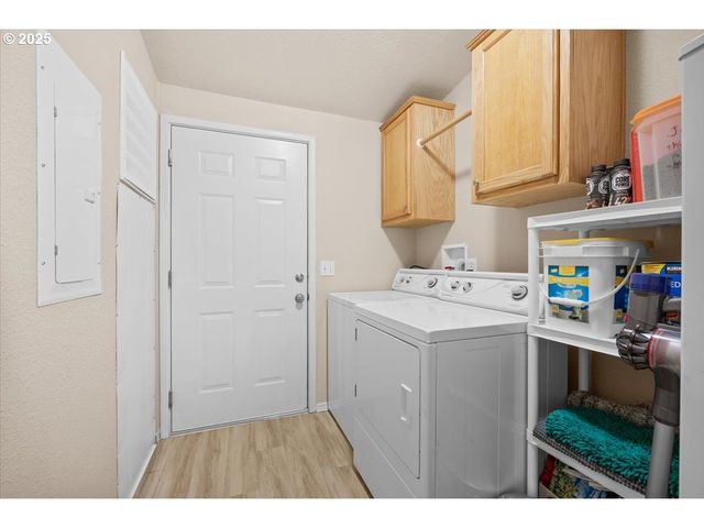 145 SAMANTHA Way, Canyonville, OR 97417