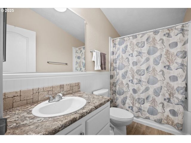 145 SAMANTHA Way, Canyonville, OR 97417