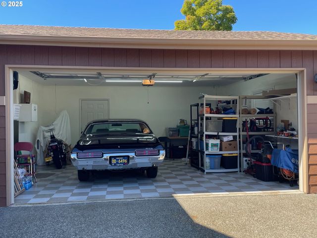 145 SAMANTHA Way, Canyonville, OR 97417