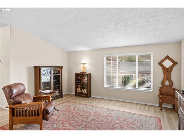 145 SAMANTHA Way, Canyonville, OR 97417