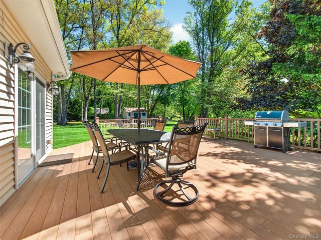 22 E Mayer Drive, Suffern, NY 10901