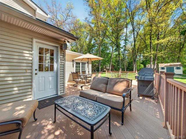 22 E Mayer Drive, Suffern, NY 10901