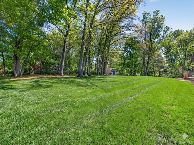 22 E Mayer Drive, Suffern, NY 10901