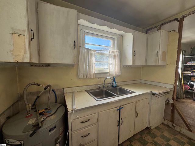 7 Valley Road, Travelers Rest, SC 29690