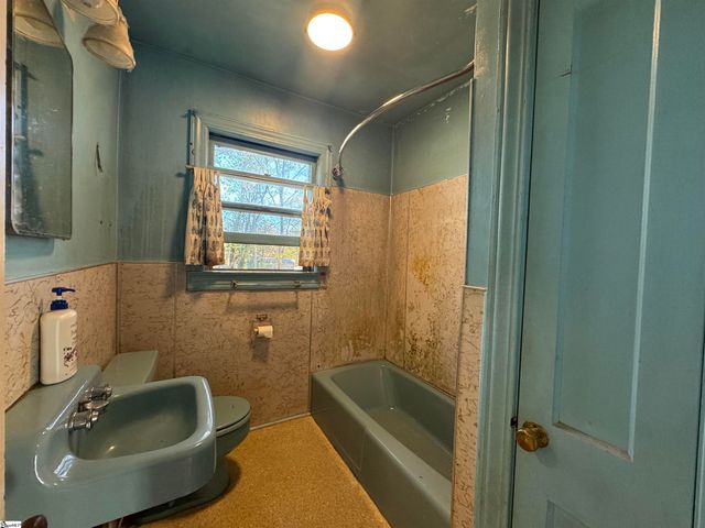 7 Valley Road, Travelers Rest, SC 29690