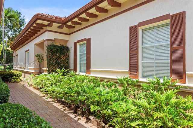 16132 Emerald Estates Dr, Weston, FL 33331