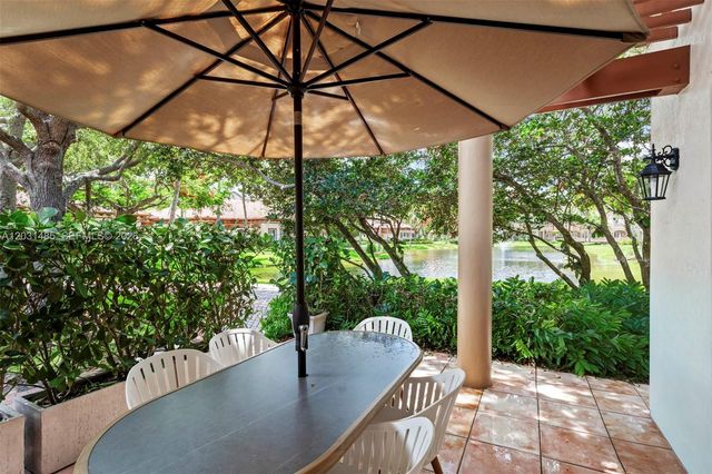 16132 Emerald Estates Dr, Weston, FL 33331