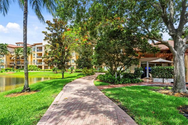 16132 Emerald Estates Dr, Weston, FL 33331