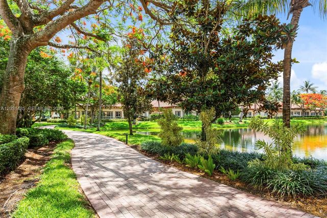 16132 Emerald Estates Dr, Weston, FL 33331