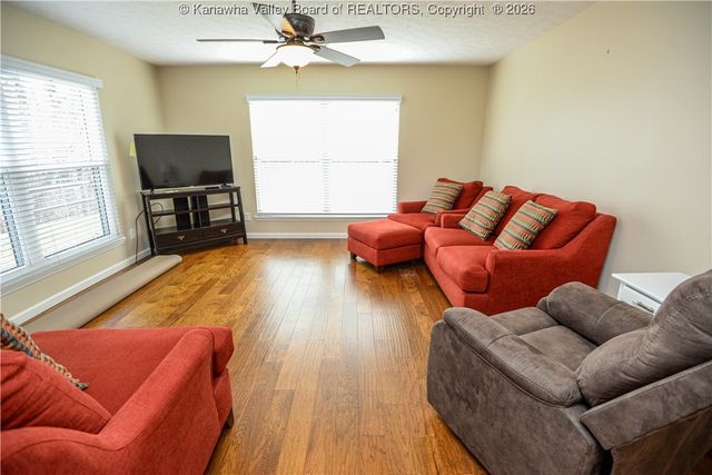 104 Trappers Place, Charleston, WV 25314